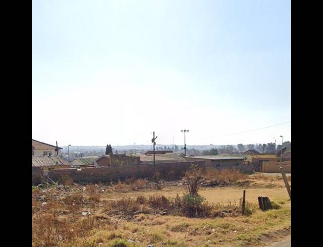 LAND FOR SALE IN NALEDI